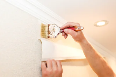 Pose de papier peint à Job — revêtements muraux et toiles de verre
